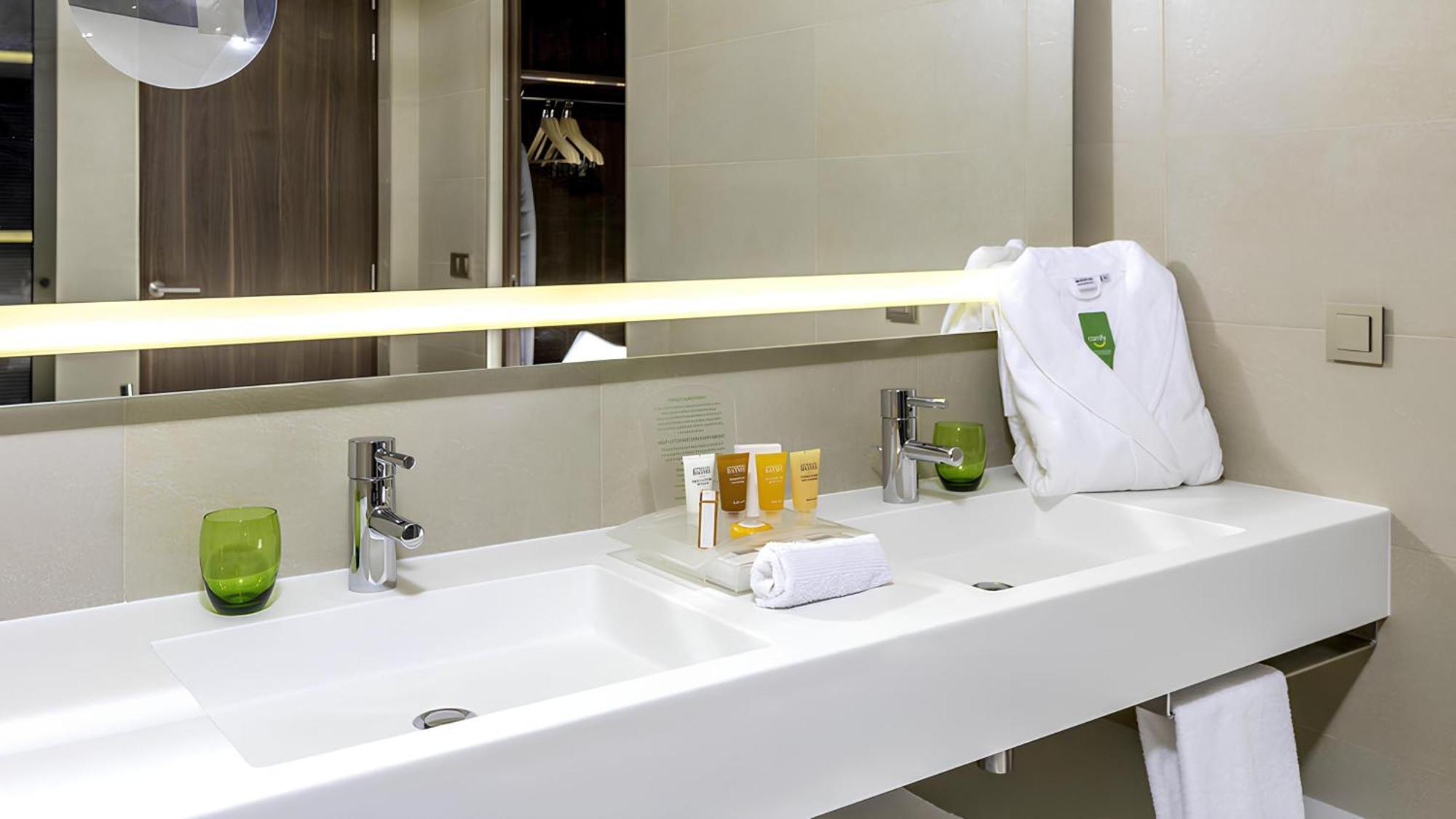 Holiday Inn Algiers - Cheraga Tower By Ihg מראה חיצוני תמונה